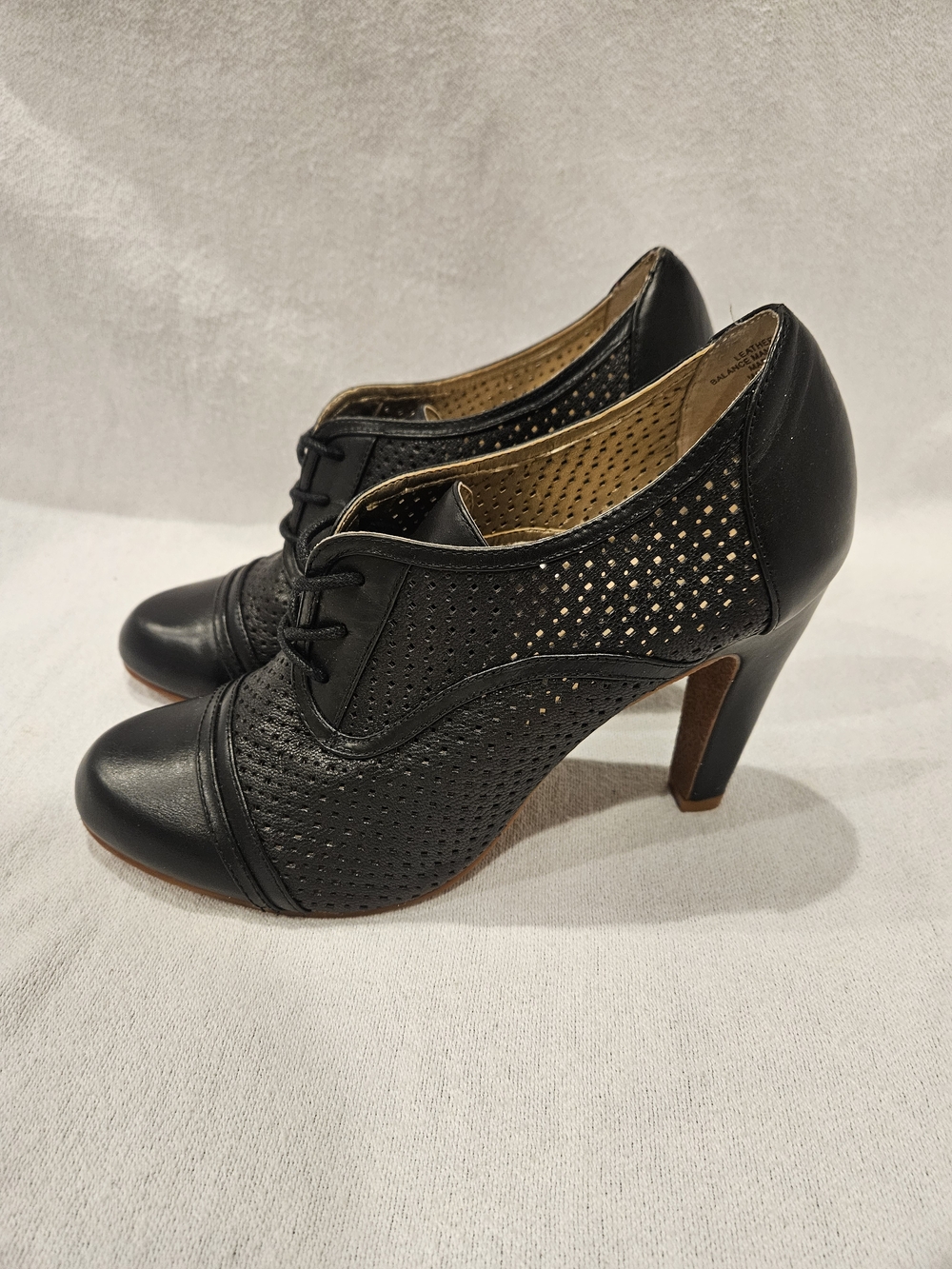 Audrey Brooke Willow Black Lace-up Booties 8.5 Pin Up, Cosplay, Rock A Billy - Picture 5 of 9